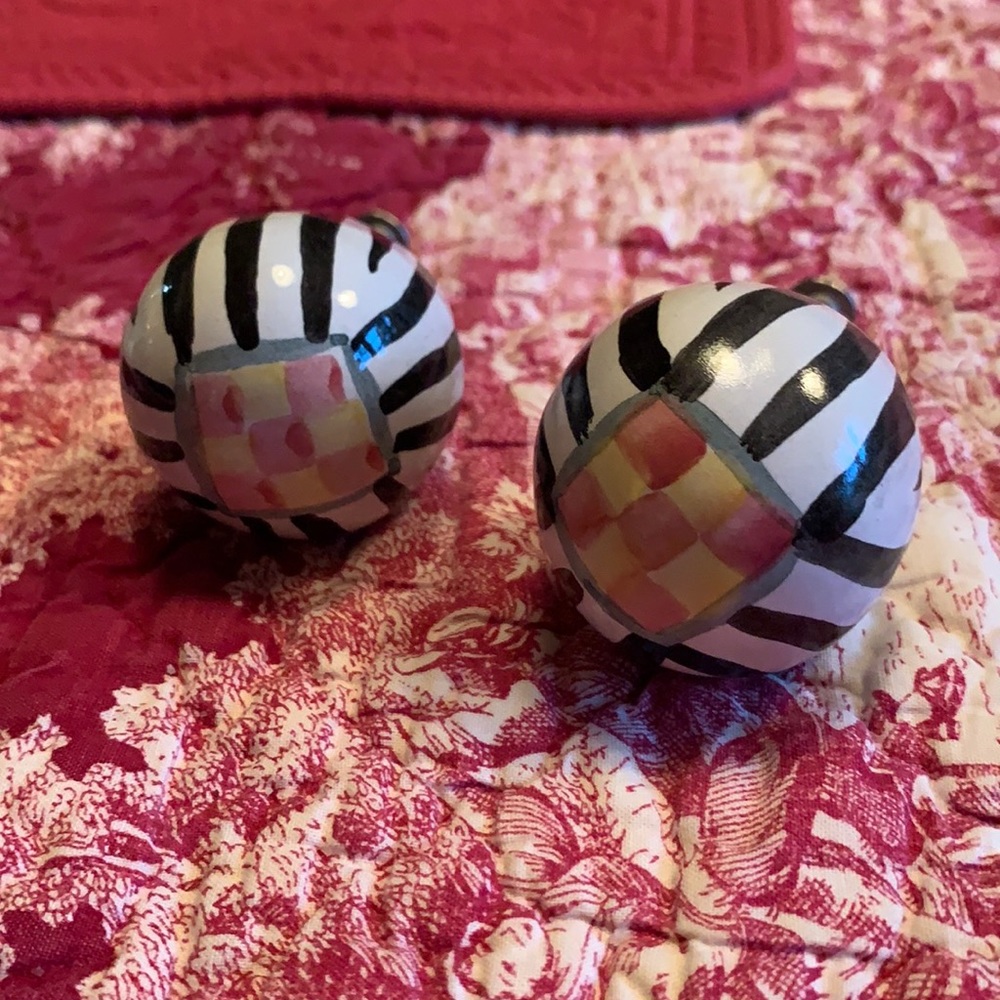 Mackenzie child knobs